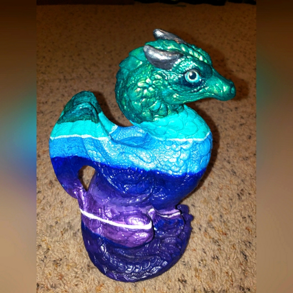Windstone Editions RAINBOW FLUORITE PYO Keeper Dragon